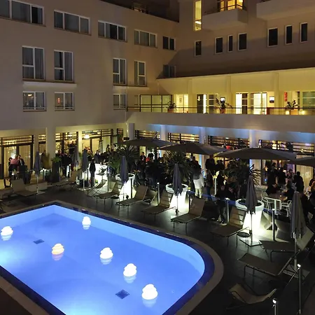 Novotel Avignon Centre-3