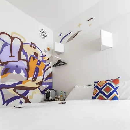 Ibis Styles Lausanne Center Madhouse-2