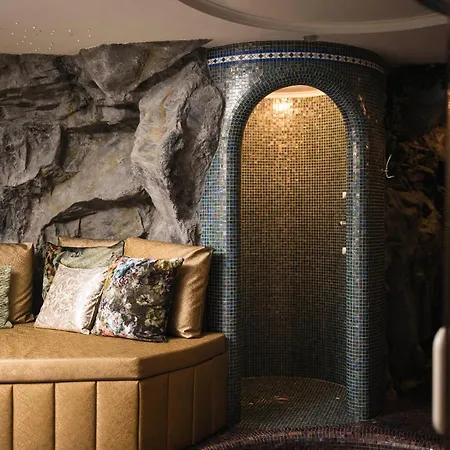Hotel Tyrol-2
