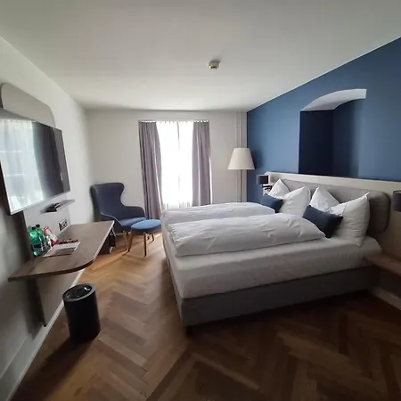 Hotel Im Schlosspark-3