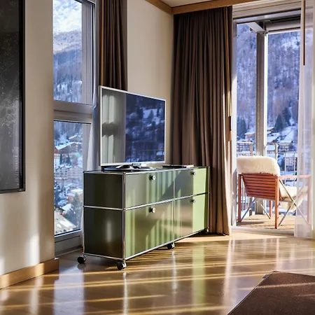 The Omnia - Design Mountain Lodge And Spa With Iconic Matterhorn Views-3