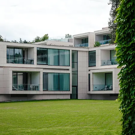 Falkensteiner Schlosshotel Velden - The Leading Hotels Of The World-3