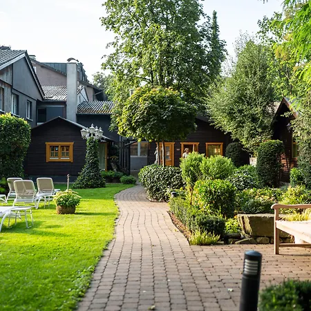 Waldhotel Tannenhaeuschen-2