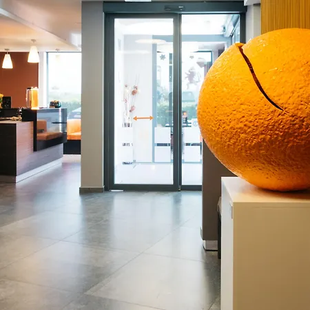 Orange Hotel La Louviere-2