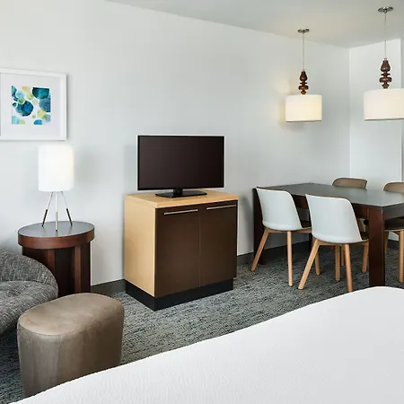 Towneplace Suites By Marriott Garden City-2
