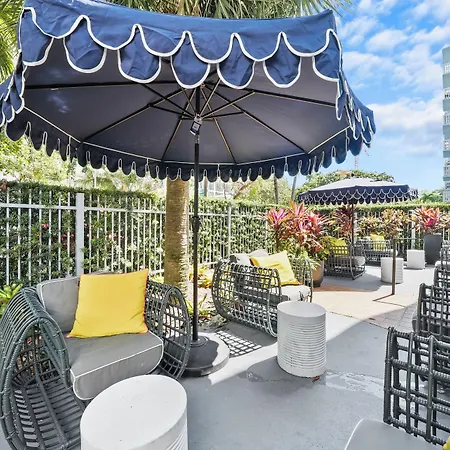 Lincoln Arms Suites-2