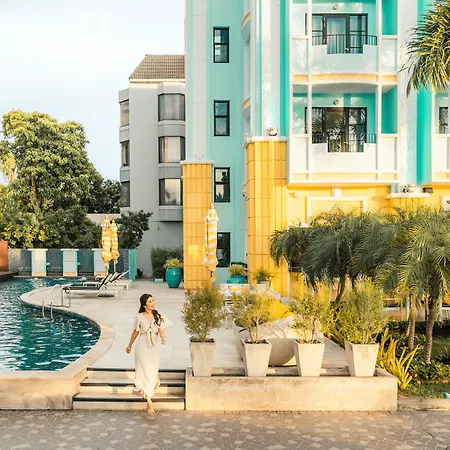 Wave Hotel Pattaya-2