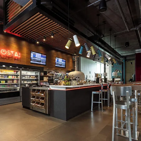 Alt Hotel Toronto Airport-3