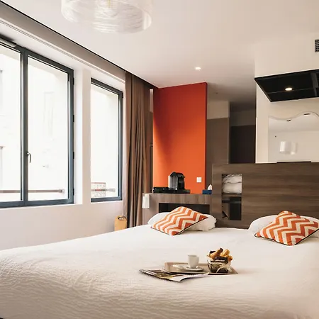 Urban Style Hotel Les Fleurines-3