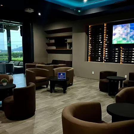 La Quinta by Wyndham Poza Rica-2
