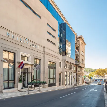 Hotel Luxe-3