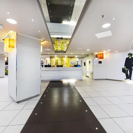 Hampton By Hilton Liverpool John Lennon Airport-2