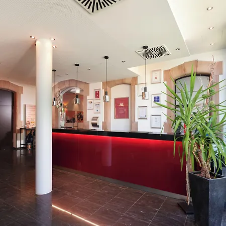 Novina Hotel Tillypark-2
