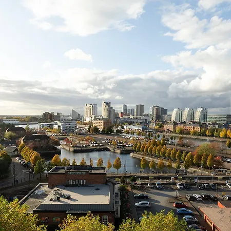 Ac Hotel By Marriott Manchester Salford Quays-2