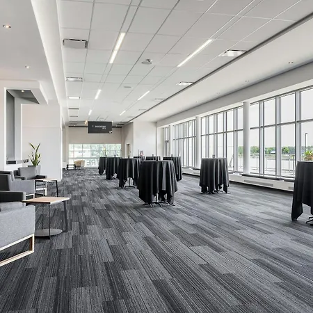 Four Points By Sheraton Levis Convention Centre-3