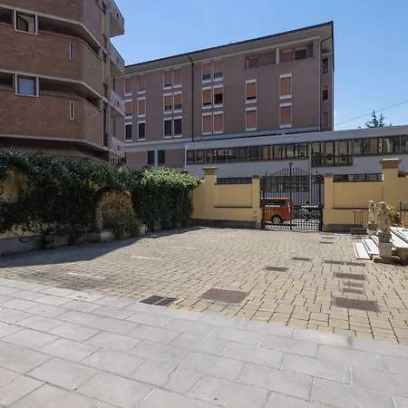 Hotel Embassy-2