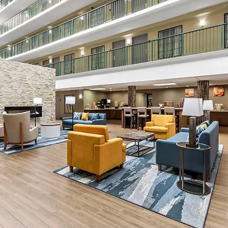 Comfort Suites Near Potomac Mills-3