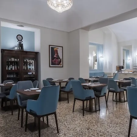 Vogue Hotel Arezzo-3