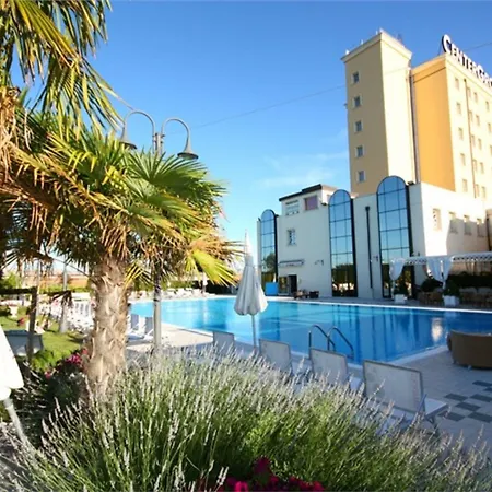 Hotel & Meeting Centergross-2
