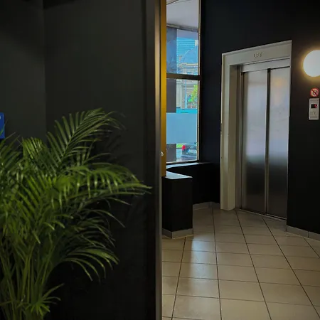 Colour Hotel-3