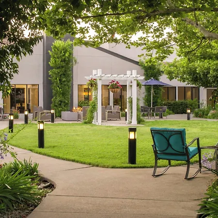Courtyard By Marriott Vacaville-3
