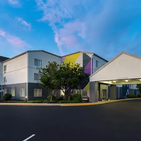 Spark By Hilton Lancaster-2