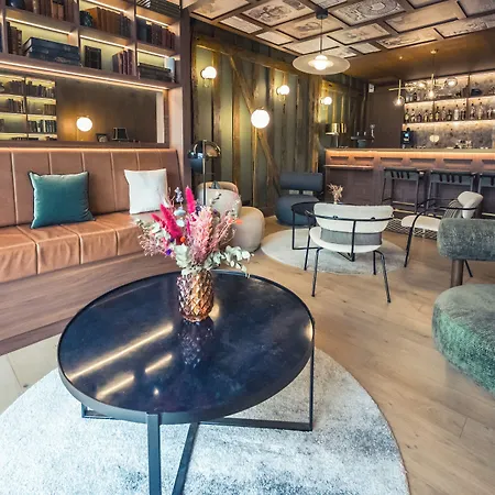 Best Western Premier De La Poste & Spa-2