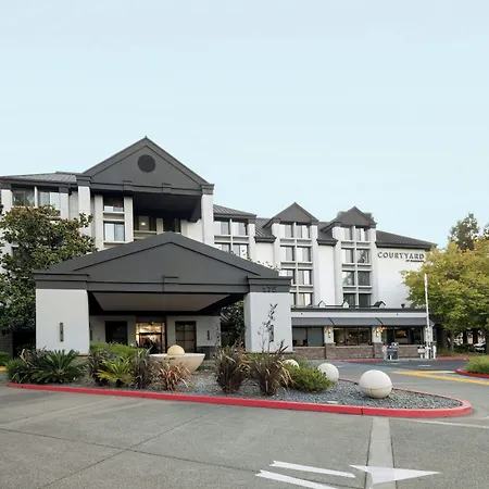 Courtyard By Marriott Santa Rosa-3
