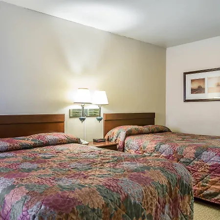 Rodeway Inn Magic Mountain Area-3
