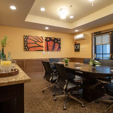Oxford Suites Pismo Beach-3