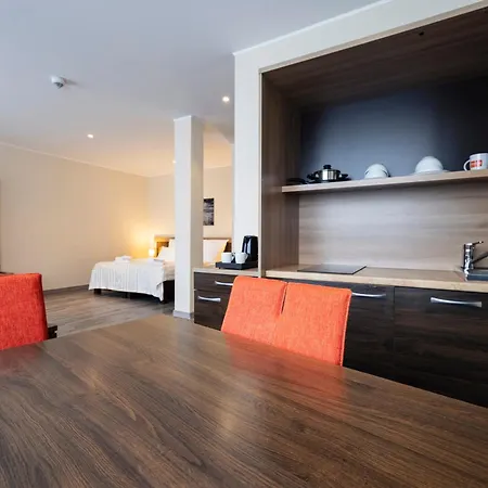 Home Hotel-2