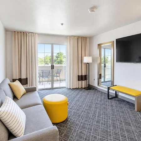 Comfort Inn & Suites Lancaster Antelope Valley-3
