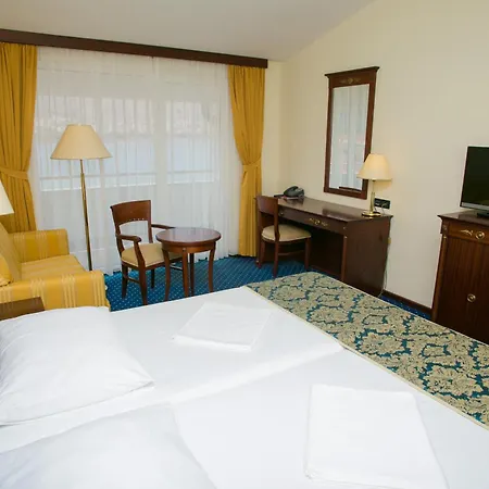 Family Hotel Pagus-3