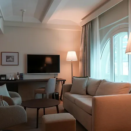 Clarion Hotel Post-2