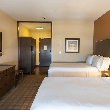 Four Points By Sheraton Edmonton International Airport-3