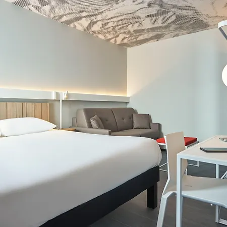 Ibis Clamart Paris Velizy-3