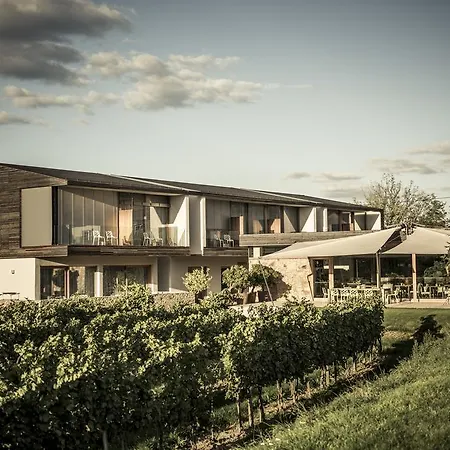 MALAT Weingut und Hotel-3