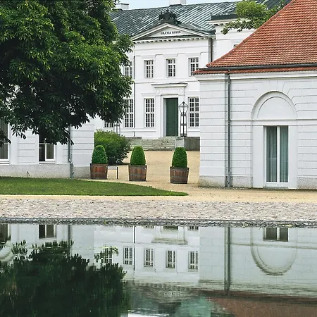 Hotel Schloss Neuhardenberg-2