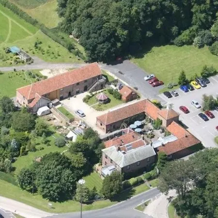 Wolds Village Hotel-2