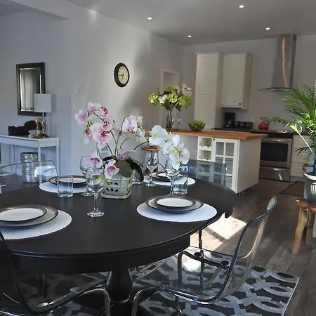Black Rooster Guesthouse-3