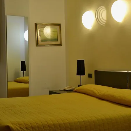 Hotel Italia-3