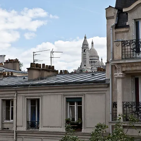 Prince Albert Montmartre-2