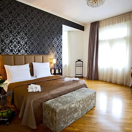 Deminka Palace-2