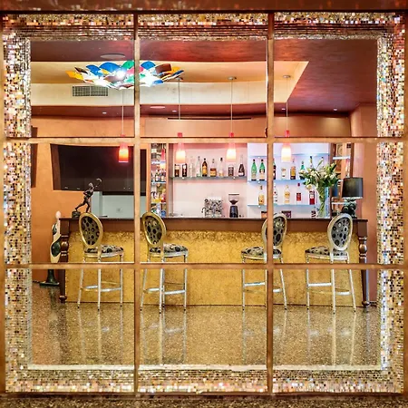 Base Hotel-2