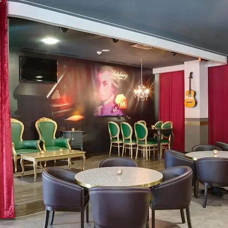 Meininger Hotel Salzburg City Center-2