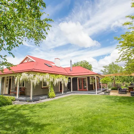Hartley Homestead Boutique Bed & Breakfast-2