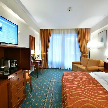 Lux Garden Hotel-3