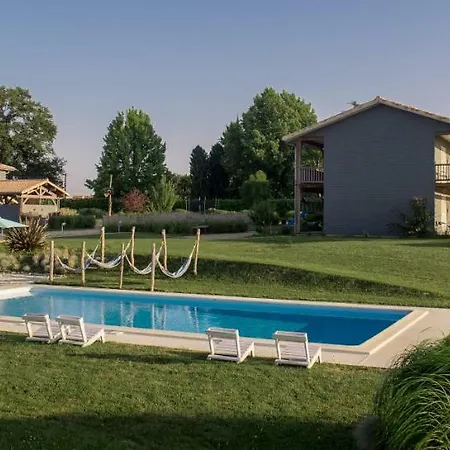 Hotel Lodge La Petite Couronne-3