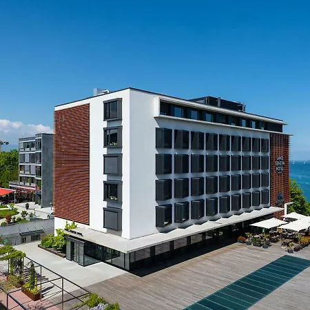 Lake Geneva Hotel-2