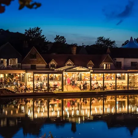 The Swan, Streatley, Berkshire-2